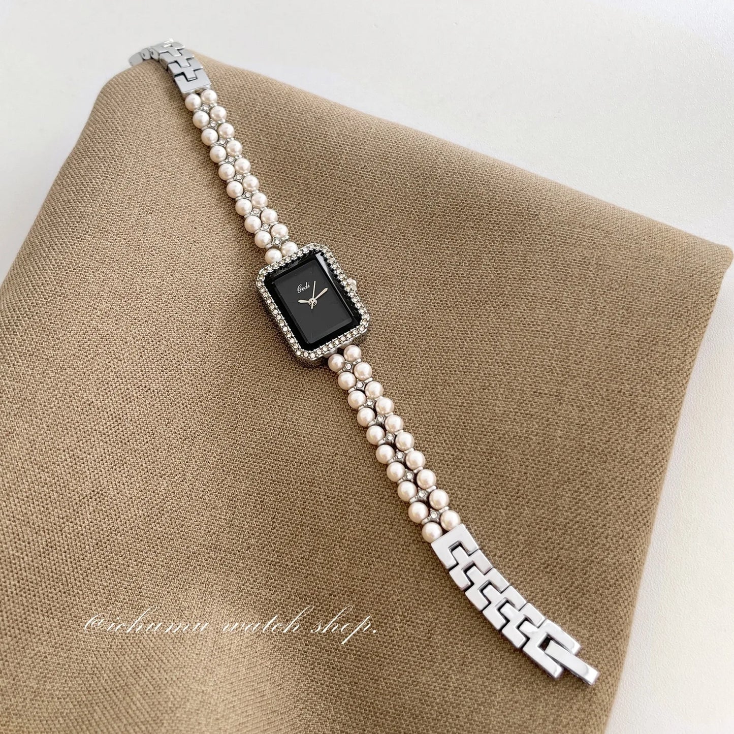 Pearl Bracelet New Vintage Watch Small Round Watch Luxury Fashionable Women's Watch Party Jewelry