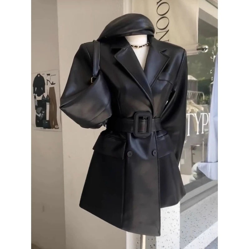 This Is Trendy Retro Super Good-looking Leather Jacket for Women in Autumn Exudes Mature Sophisticated Style with Cinched Waist