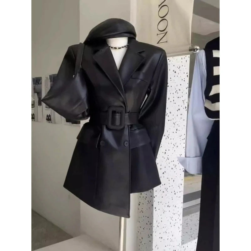 This Is Trendy Retro Super Good-looking Leather Jacket for Women in Autumn Exudes Mature Sophisticated Style with Cinched Waist