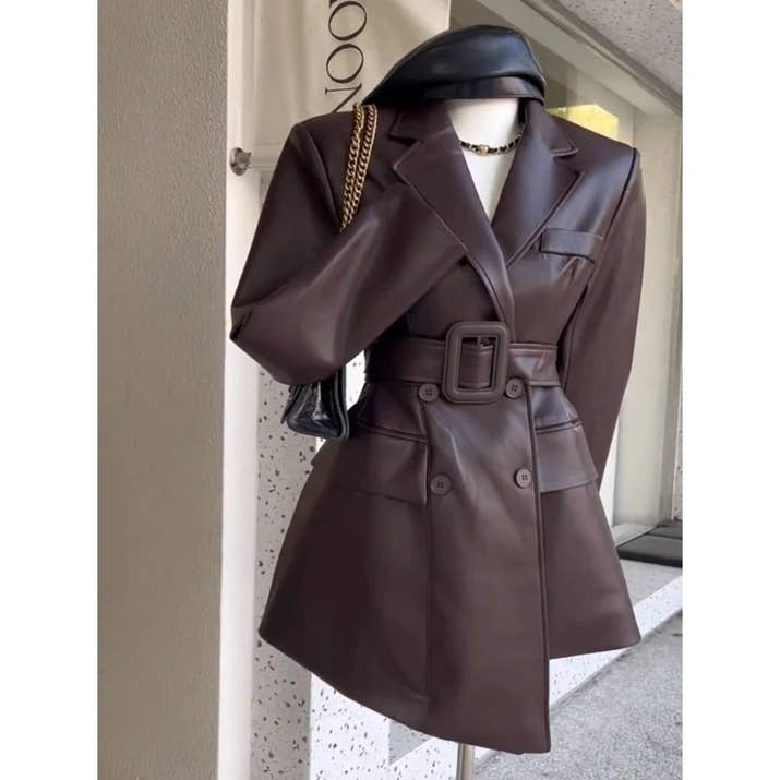 This Is Trendy Retro Super Good-looking Leather Jacket for Women in Autumn Exudes Mature Sophisticated Style with Cinched Waist