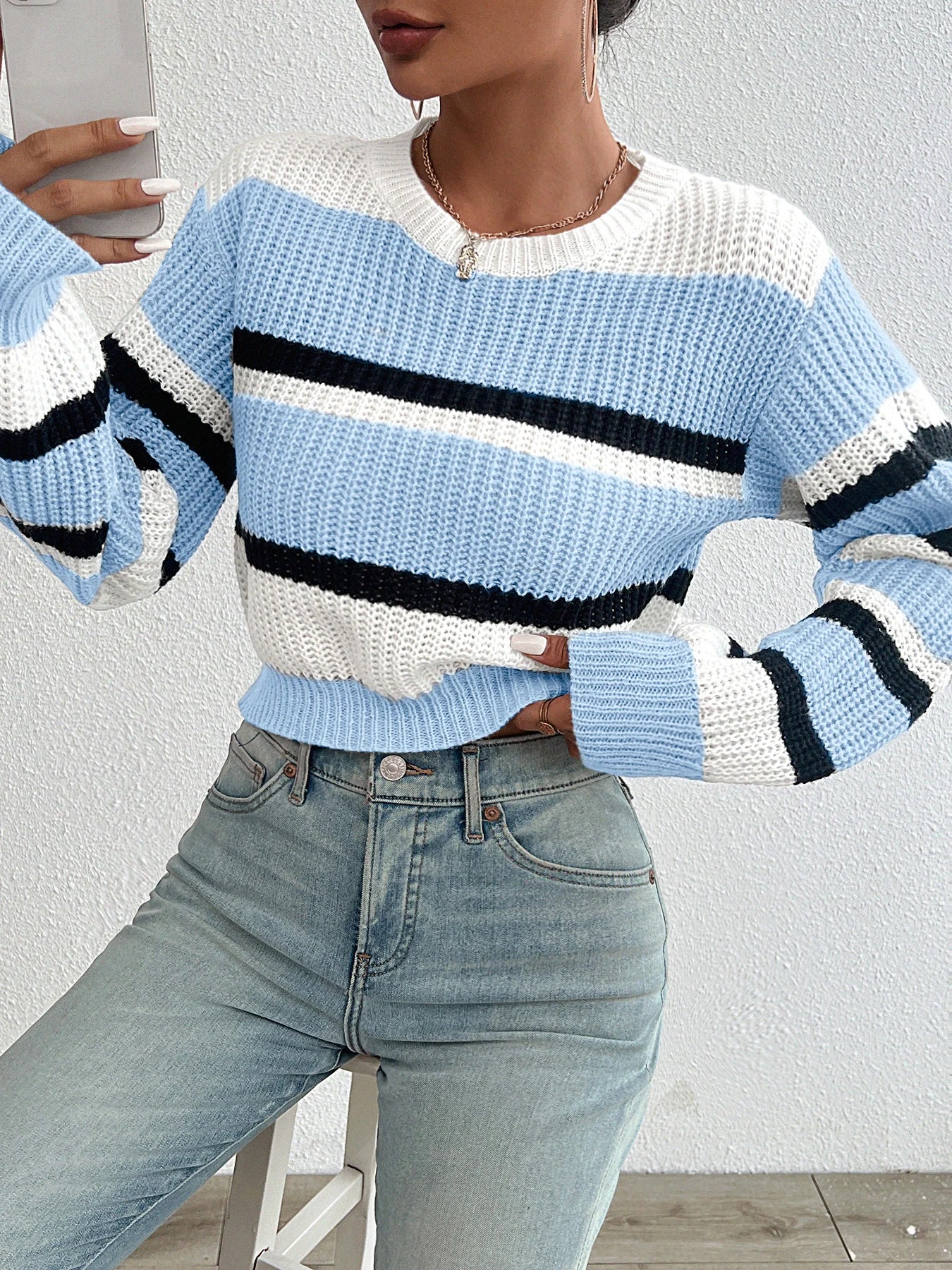 autumn and winter hot sale new acrylic loose drop shoulder round neck color matching knitted long sleeve ladies sweater