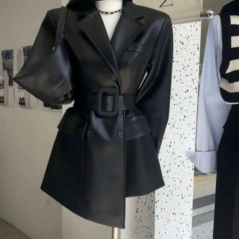 This Is Trendy Retro Super Good-looking Leather Jacket for Women in Autumn Exudes Mature Sophisticated Style with Cinched Waist